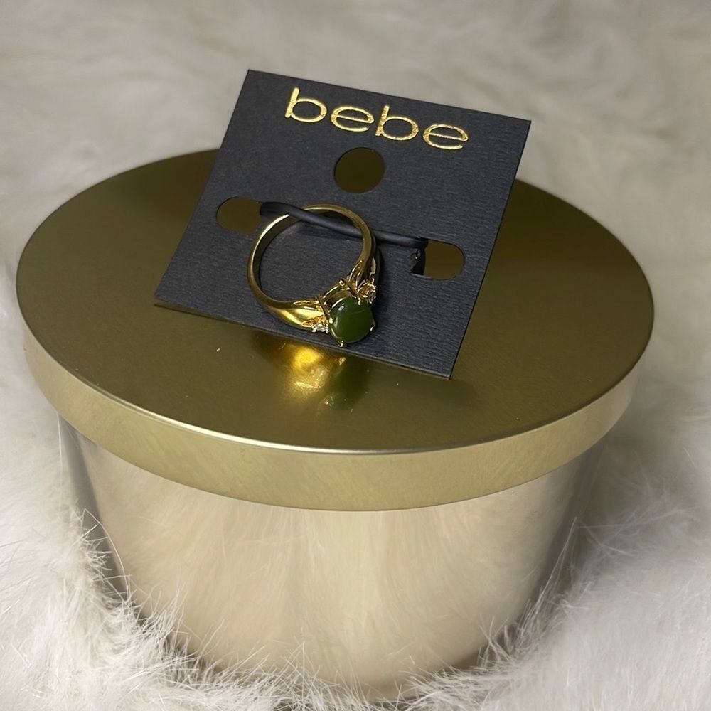 🎉 2/$20 🎉 Bebe | Gorgeous Gold and Green Stone Ring